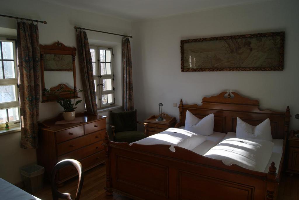 Hotel Zum Schwarzen Ross Und Gutmann Zur Post Hilpoltstein Oda fotoğraf